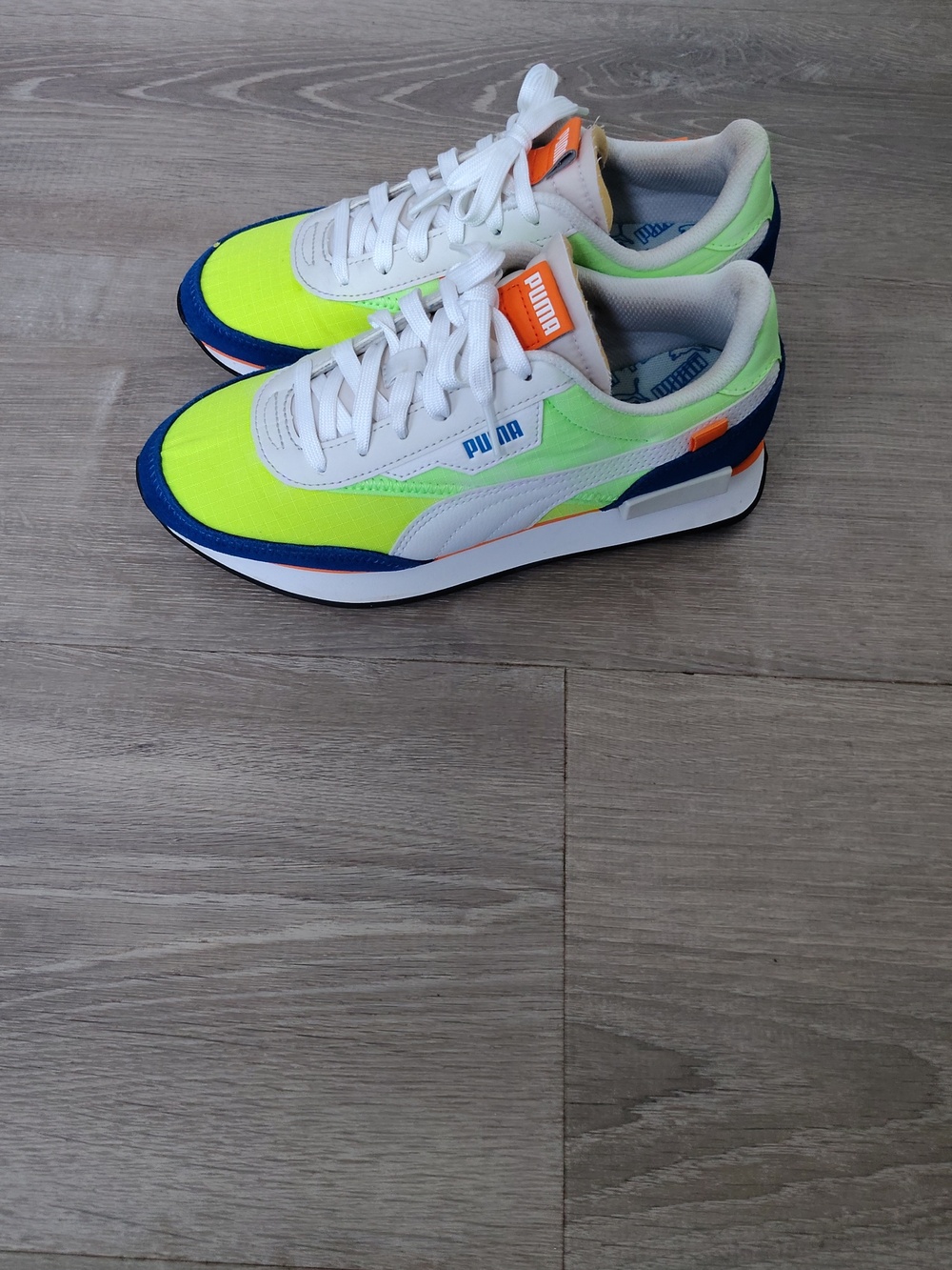 Puma Woman Track Runner Kids Sneakers - White, Green, and Blue